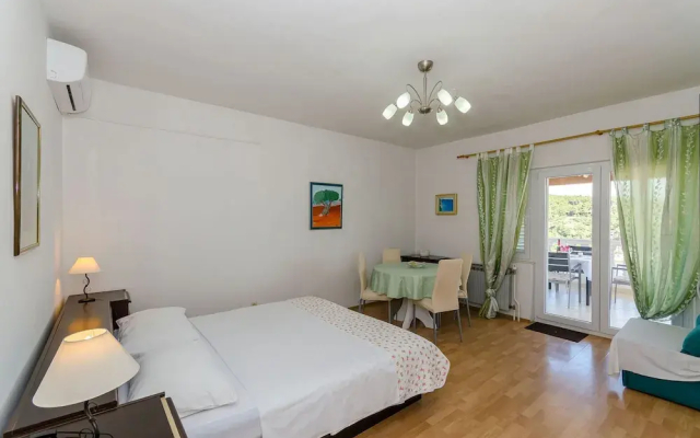 Apartments Jakov