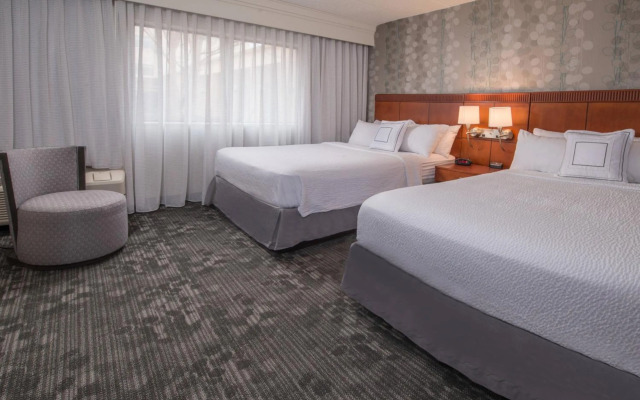 Courtyard Fairfax Fair Oaks