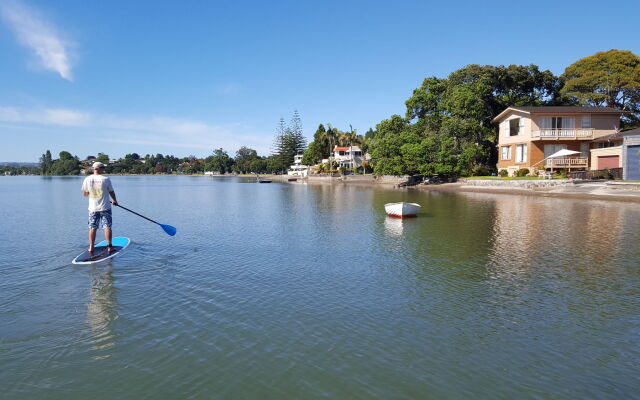 Harbour View Motel and Water Front Apartments