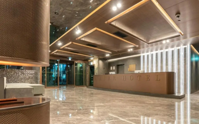 L&L Central Hotel