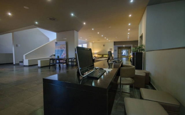Hotel Oasis Salinas Sea