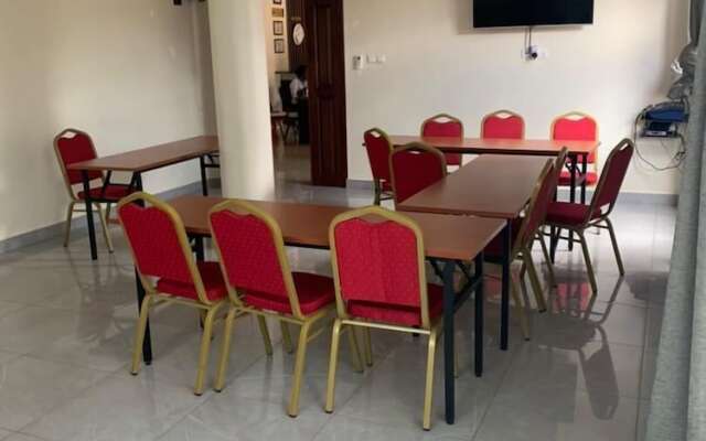 Avesta Hotel