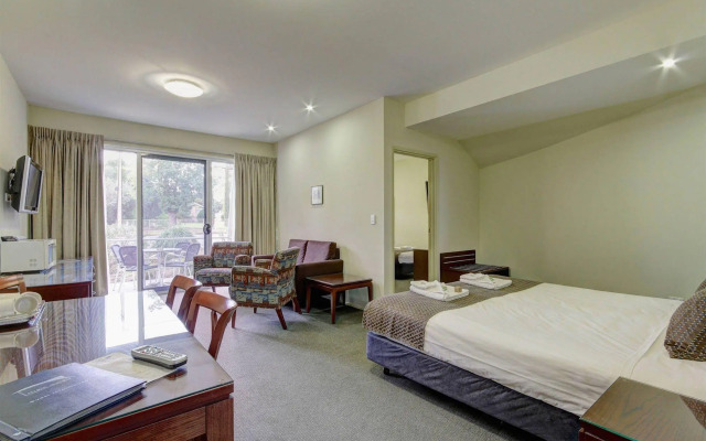 Strath Motel