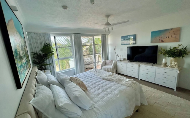 Sunset-on-the-strand Pool Tennis TSV – Guest Rooms – Townsville