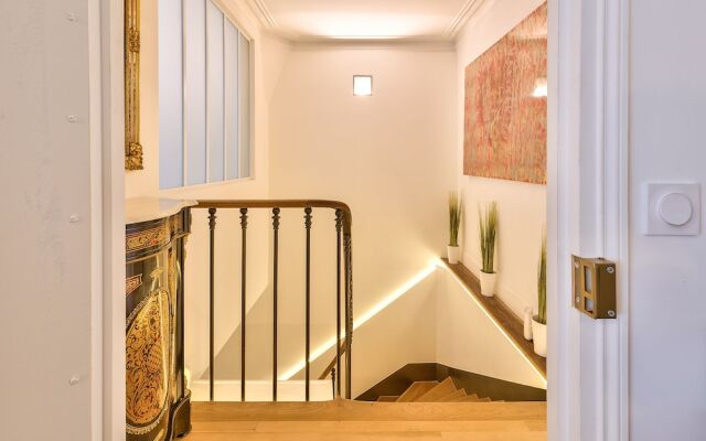 NEW Paradis 2 Flats in Heart of Paris