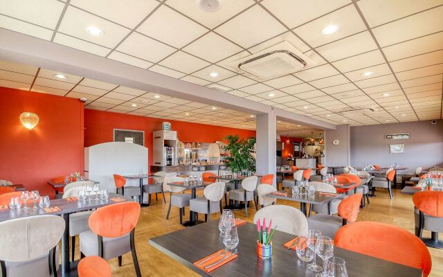 Brit Hotel Les Evens