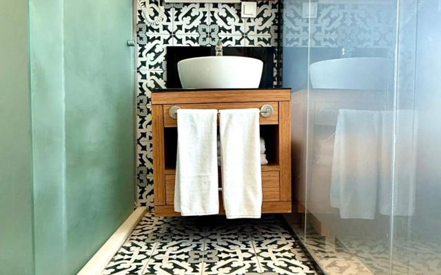 Lara Atalla Hotel