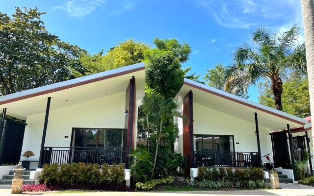 Prasarnsook Villa Beach Resort (SHA Extra Plus)
