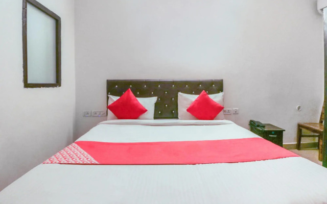 OYO 71197 Five Star residency