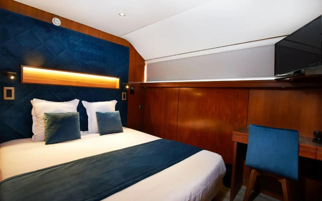 VIP Paris Yacht Hotel