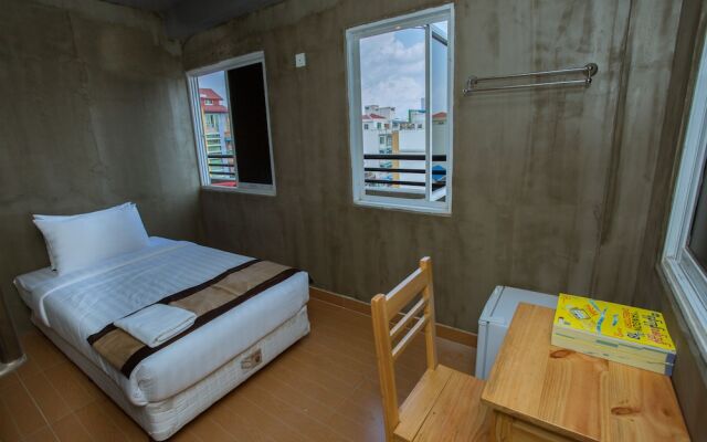 The Lodge Yangon Hostel