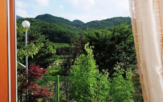 Songnisan Mountain White