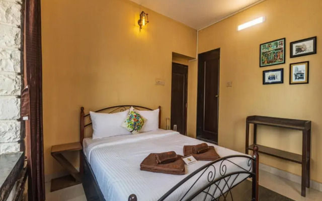 SaffronStays Blue Infinitum, Pawna