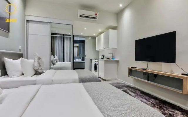 Expressionz Suites By iHost Global