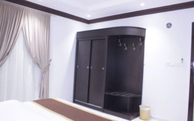 OYO 660 Taj Sabaa Apartments