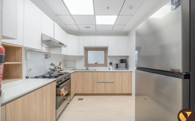 Elegant 2BR Canal View Near Dubai Mall