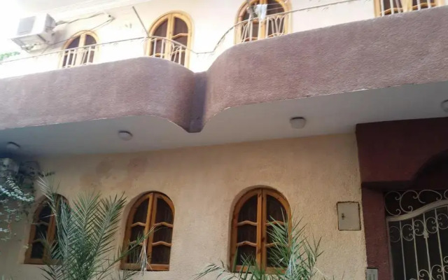 Paradise Luxor Hostel