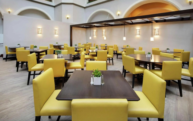 Embassy Suites by Hilton Dallas Park Central Area