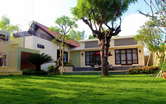 Kubu Kulat Villa
