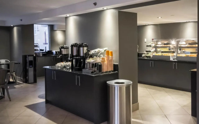 Hotel Faubourg Montreal - ex Holiday Inn Express Hotel & Suites Centr