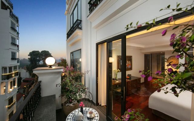 Lucien Hanoi Lakeside Hotel & Rooftop