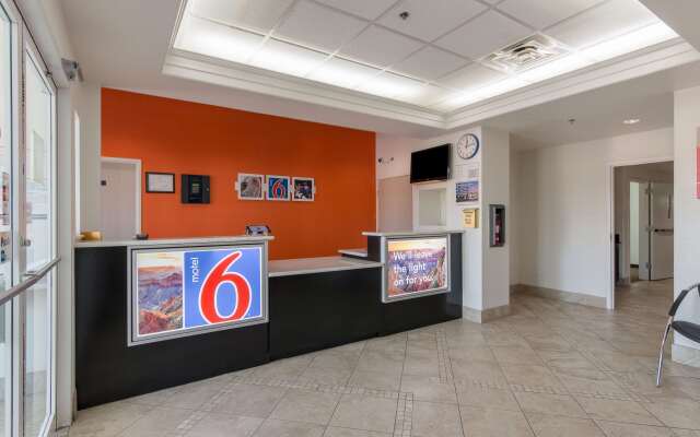 Motel 6 San Antonio, TX - Downtown - Alamo Dome