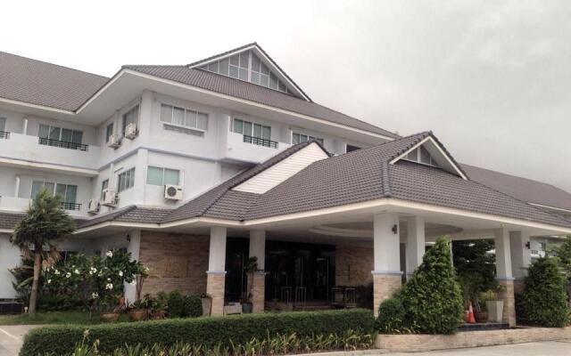 Thanintorn Greenpark Hotel