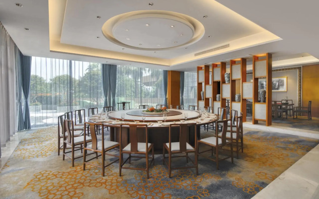Royal Garden Hotel