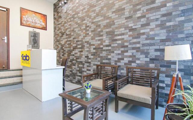 Fabhotel Rivlet Inn