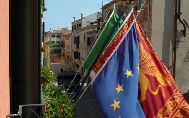 Apostoli Palace