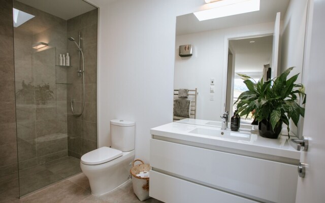 Bull Ridge Retreat - Sleeps 8 - Hot Tub