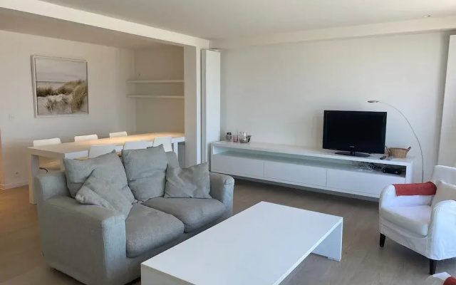 Apartment in Nieuwpoort With Ocean Views