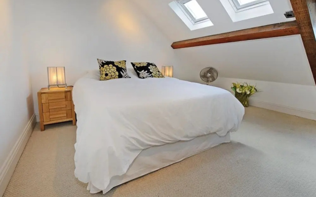 Modern Apartment in Llanbedrog Britain Near Beach