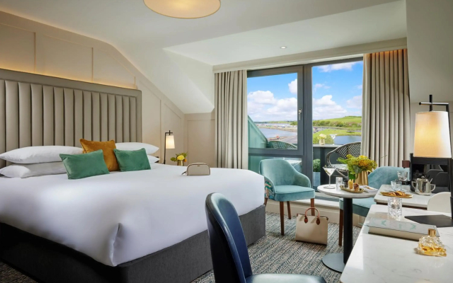 Westport Coast Hotel