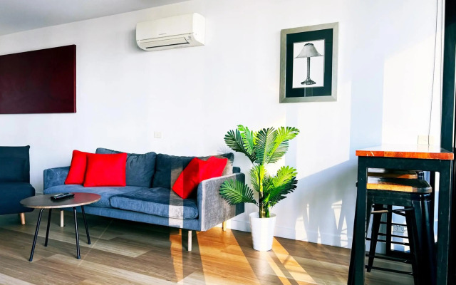 Aura on Flinders Serviced Apartments