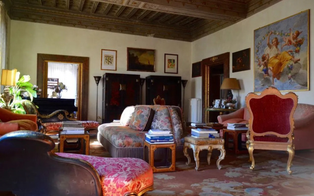 Exclusive Cairoli Apartment