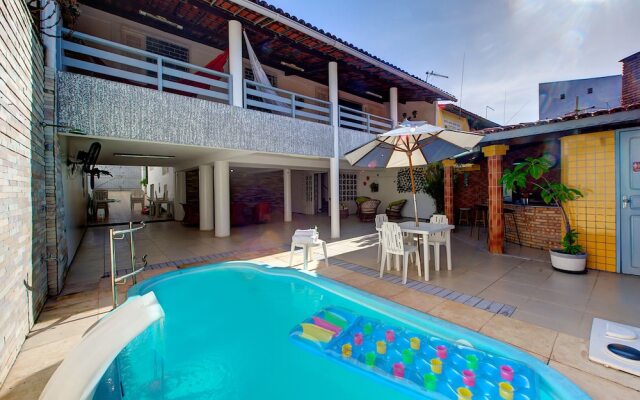 Casa com piscina privativa perto do mar