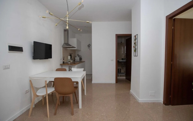 Abstract Apartment M84