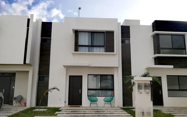 Pu-kka House By Perlitas Home