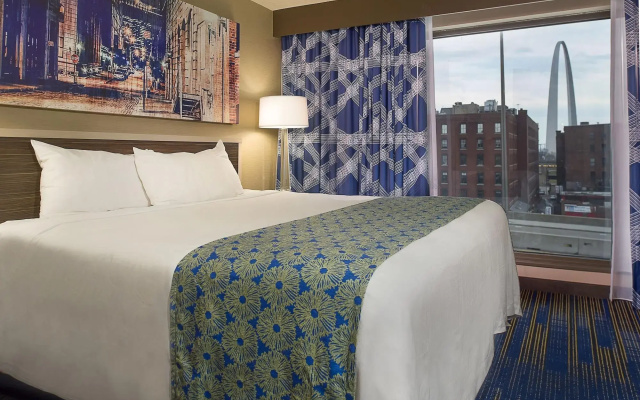 HoteLumiere at the Arch - A Caesars Rewards Destination