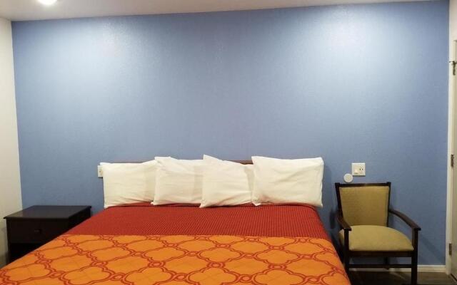 Travis Lodge Motel 16