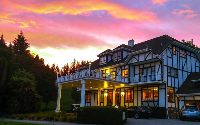 Hamurana Lodge