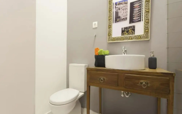 2 Bedroom Apartment Located Heart of Lisbon City