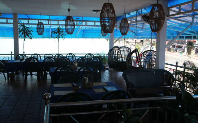 Beach Road Hotel