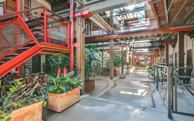 Spacious 1 Bedroom Apartment in Teneriffe, Brisbane