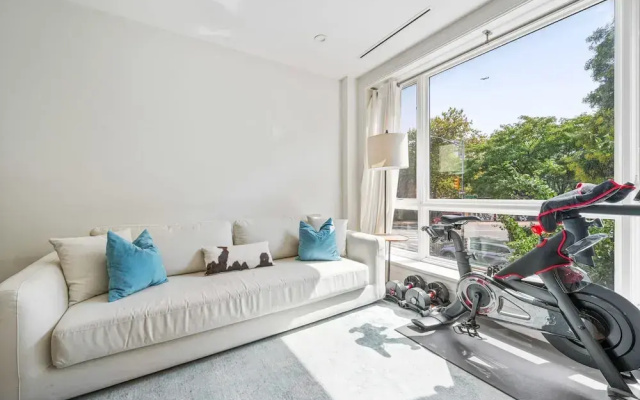 Withers by Rove Travel 1BR Williamsburg Apt