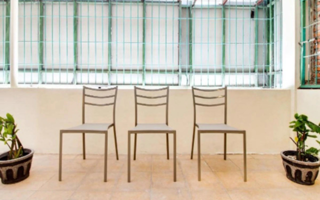 RedDoorz near BG Junction Surabaya