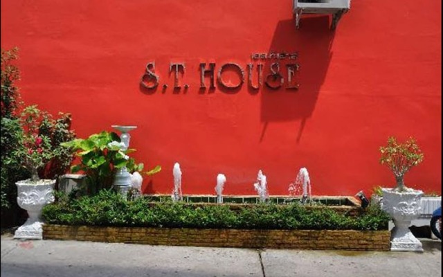 ST House