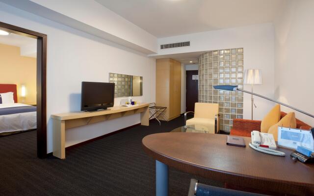 Holiday Inn Shanghai Jing'an by IHG