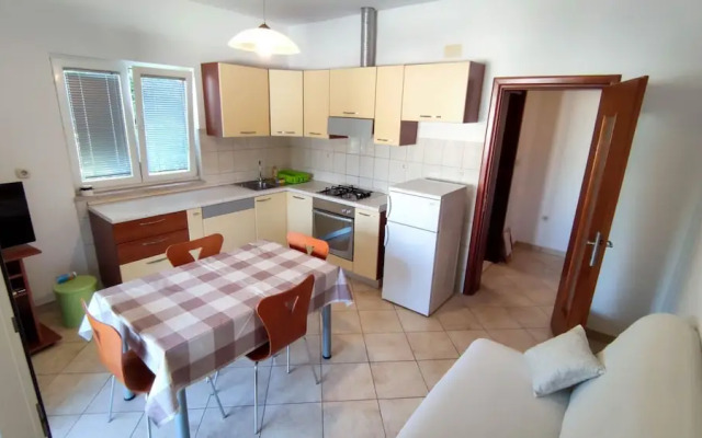 Leana - Great Location and Close to Beach - A1